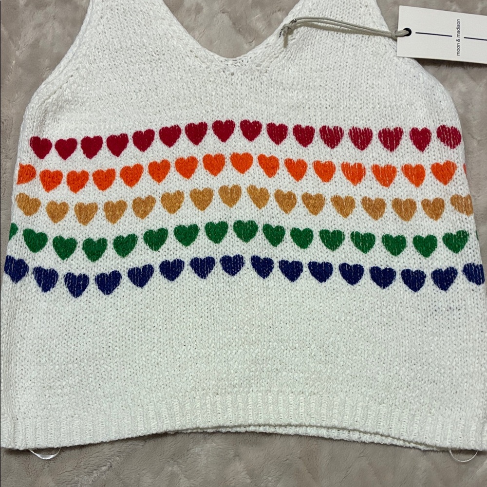Moon & Madison White Knit Top with Hearts - Picture 4 of 5